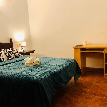 Low Cost Rooms Malaga River Kültér fotó