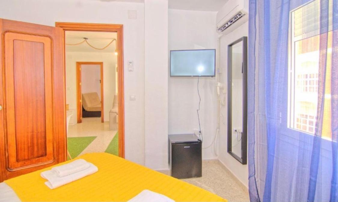 Low Cost Rooms Malaga River Kültér fotó