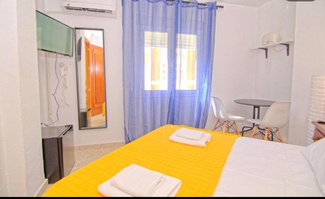 Low Cost Rooms Malaga River Kültér fotó