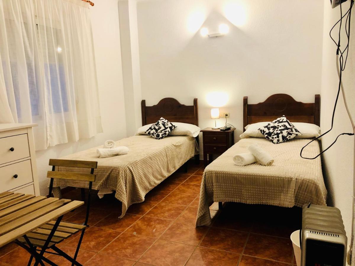 Low Cost Rooms Malaga River Kültér fotó