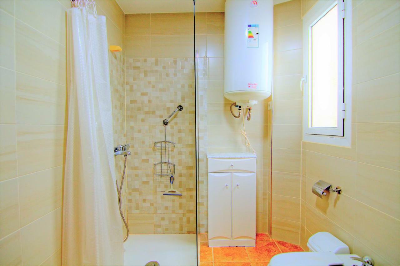 Low Cost Rooms Malaga River Kültér fotó