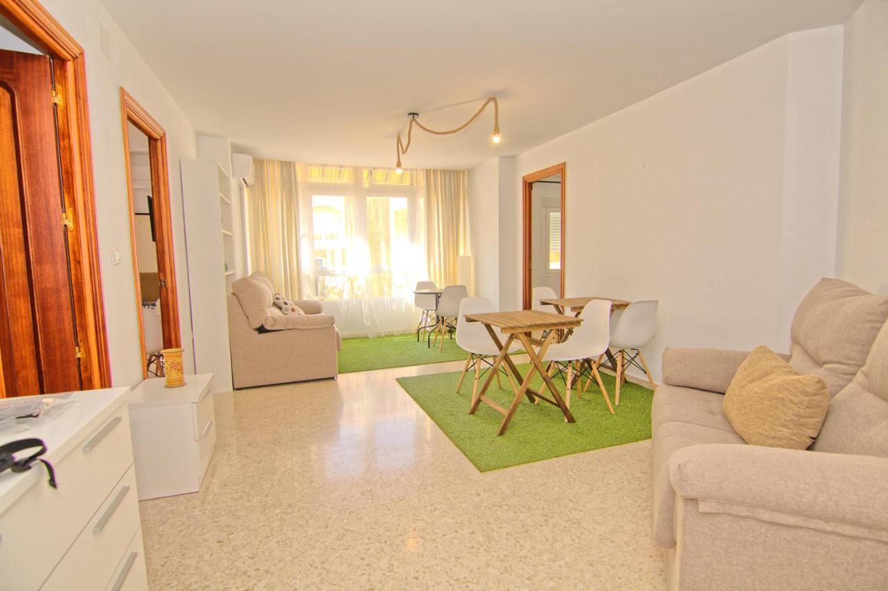Low Cost Rooms Malaga River Kültér fotó