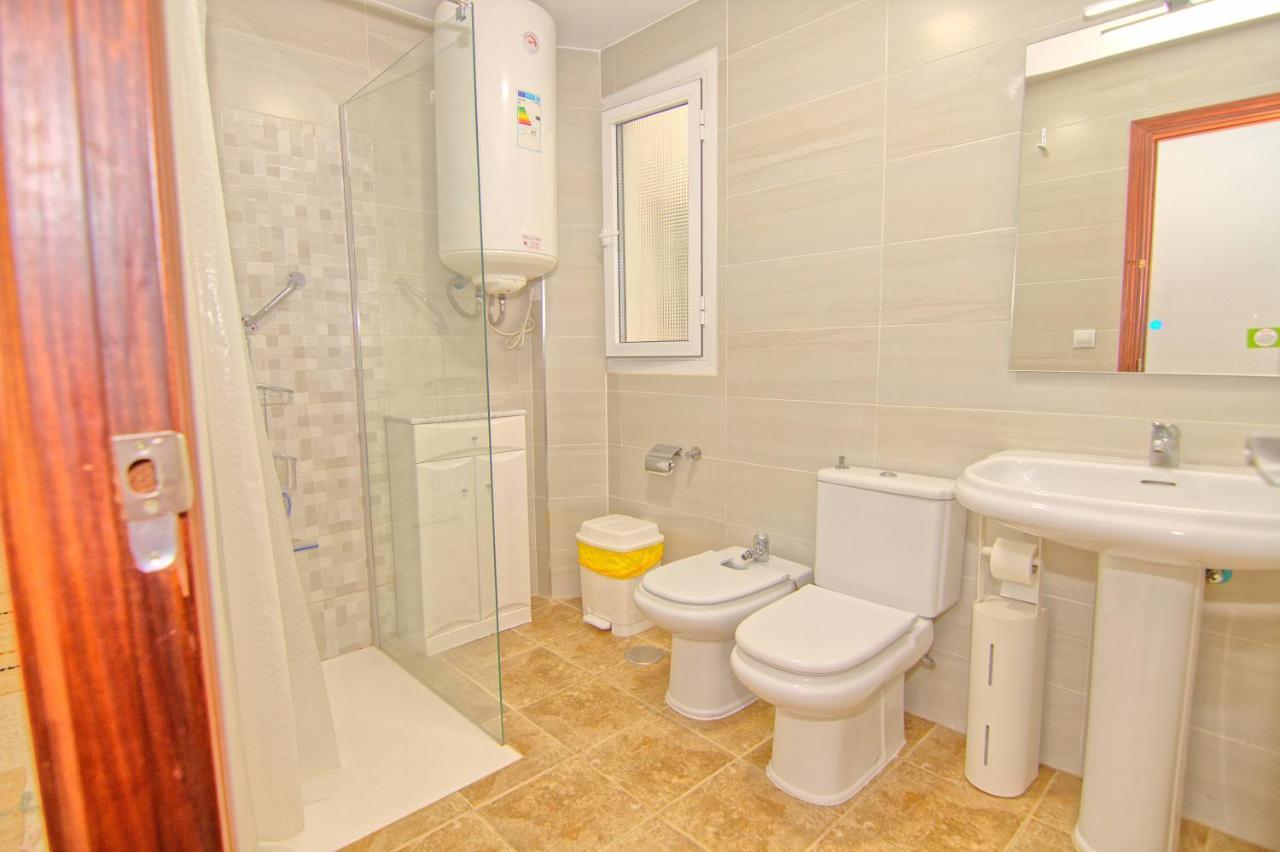 Low Cost Rooms Malaga River Kültér fotó