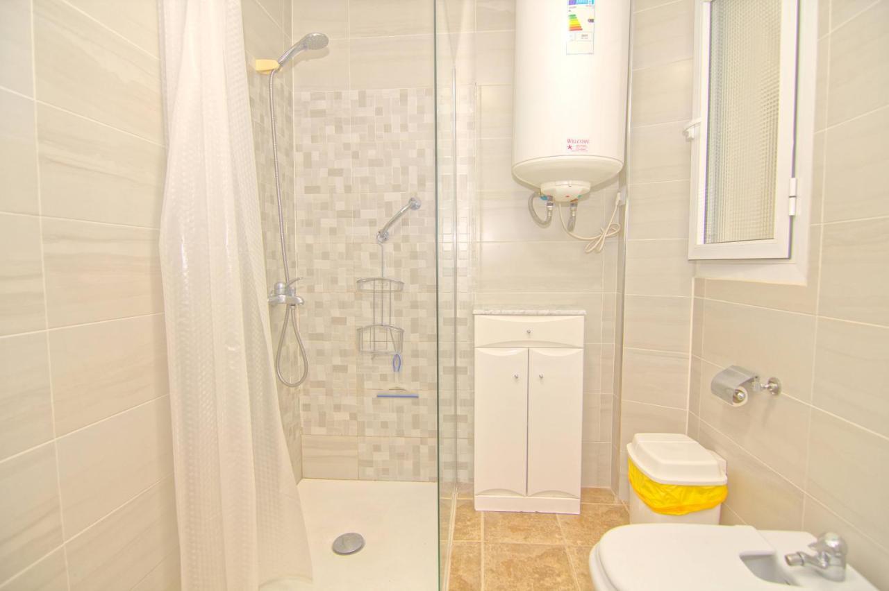 Low Cost Rooms Malaga River Kültér fotó