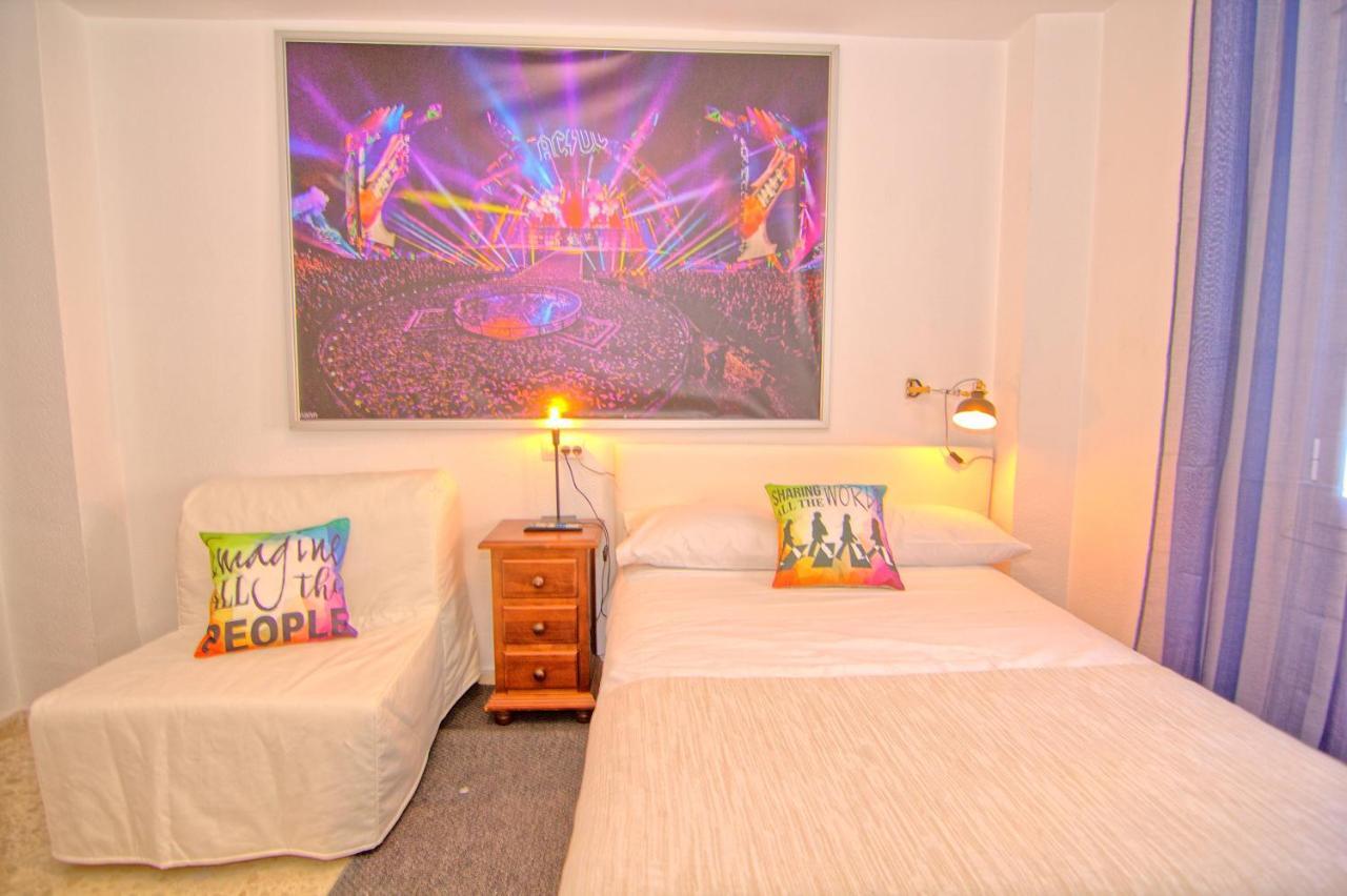 Low Cost Rooms Malaga River Kültér fotó