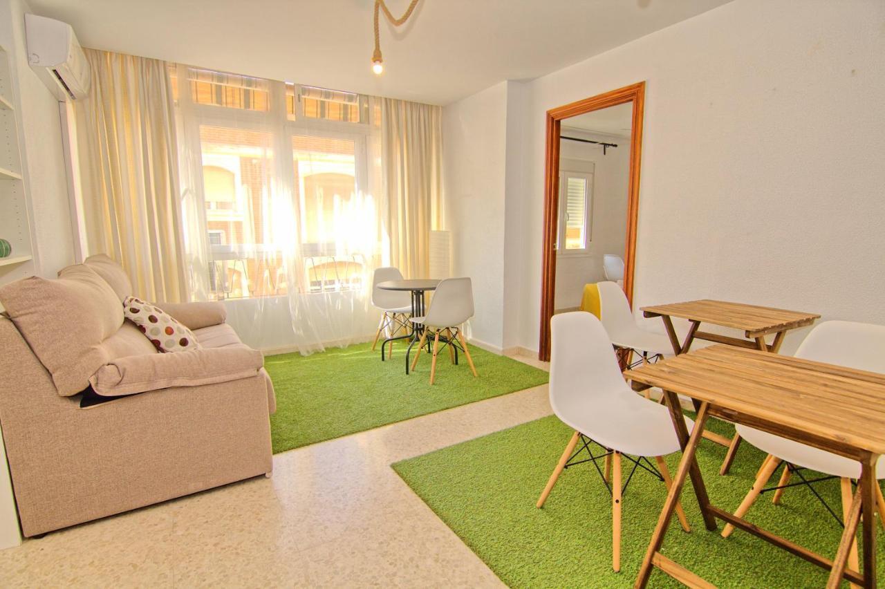 Low Cost Rooms Malaga River Kültér fotó